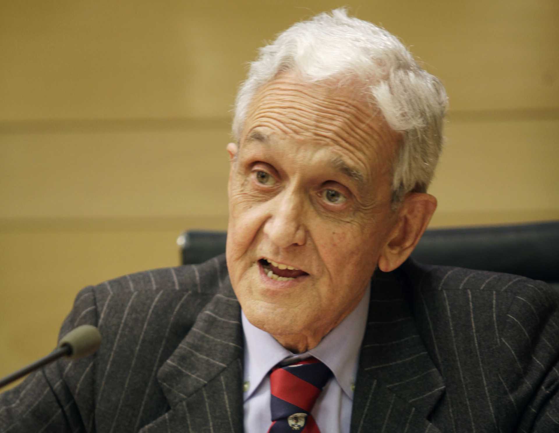 La Fundación Rafael del Pino presenta la conferencia "Consecuencias económicas de la decadencia cultural" dirigida por Anthony Daniels, reconocido columnista y creador de opinión bajo el pseudónimo Theodore Dalrymple. En Madrid 04 de abril de 2013